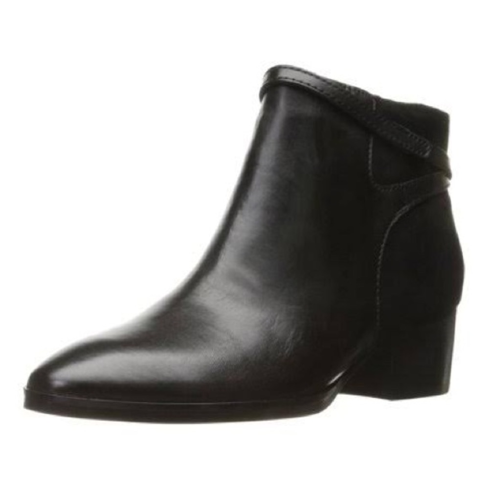 Laura Ralph Lauren black ankle boots
